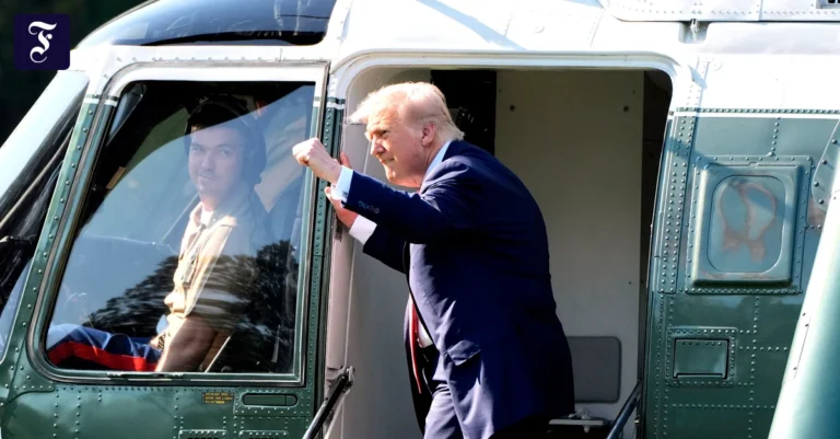 donald-trump-steigt-vor-dem.webp.webp