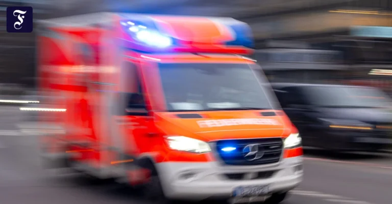 ein-rettungswagen-auf-dem-weg.webp.webp