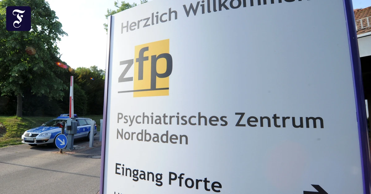 ein-schild-steht-am-eingang.webp.webp