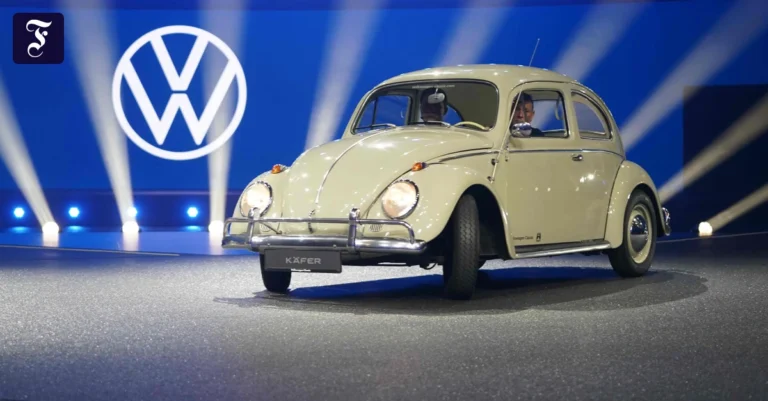 ein-vw-kaefer-steht-auf-der.webp.webp