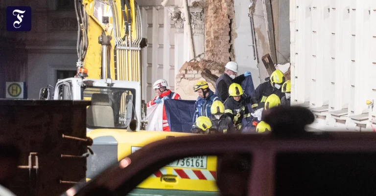einsatzkraefte-der-feuerwehr.webp.webp