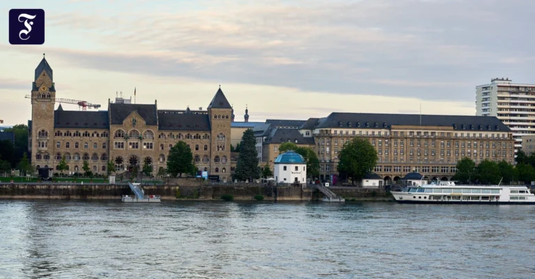 einst-als-regierungsgebaeude.webp.webp