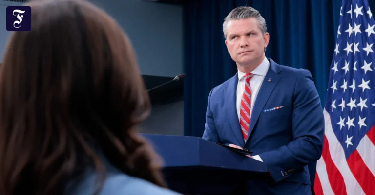 hegseth-bei-der.webp.webp