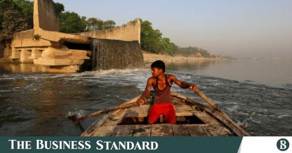 india_ganges_sewage.jpg