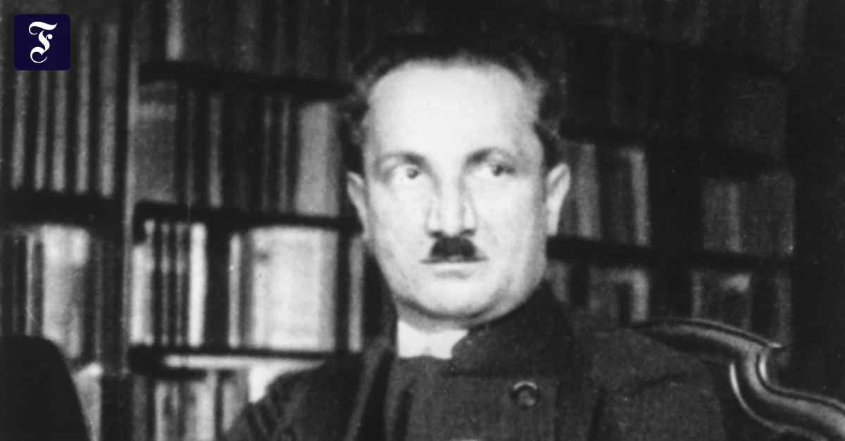 martin-heidegger-auf-einer-um.webp.webp