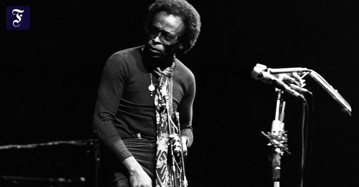 miles-davis-in-paris-1971.webp.webp