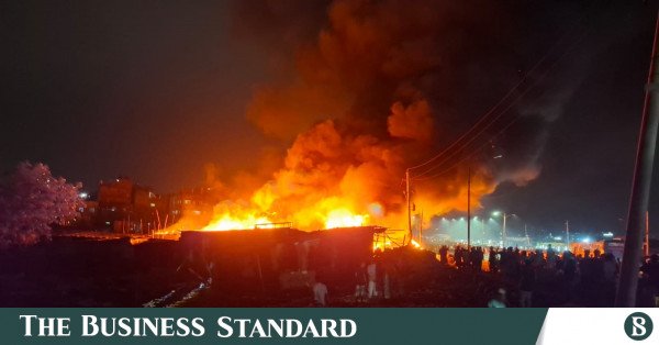 mirpur_kalshi_slum_fire.jpeg