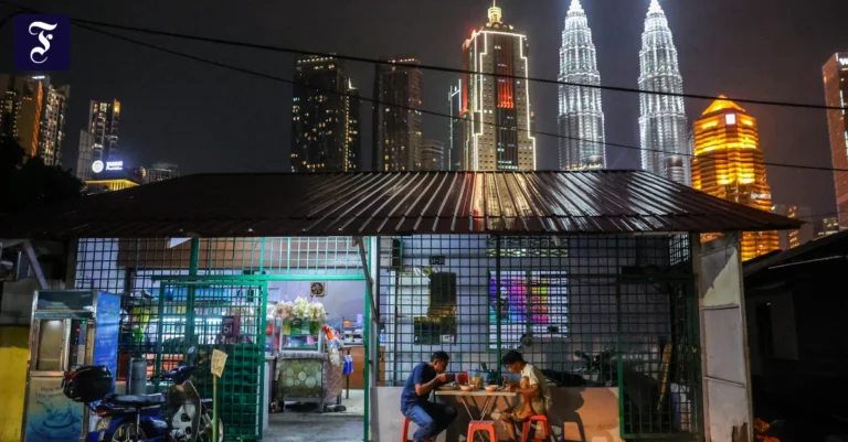petronas-towers-in-kuala.webp.webp