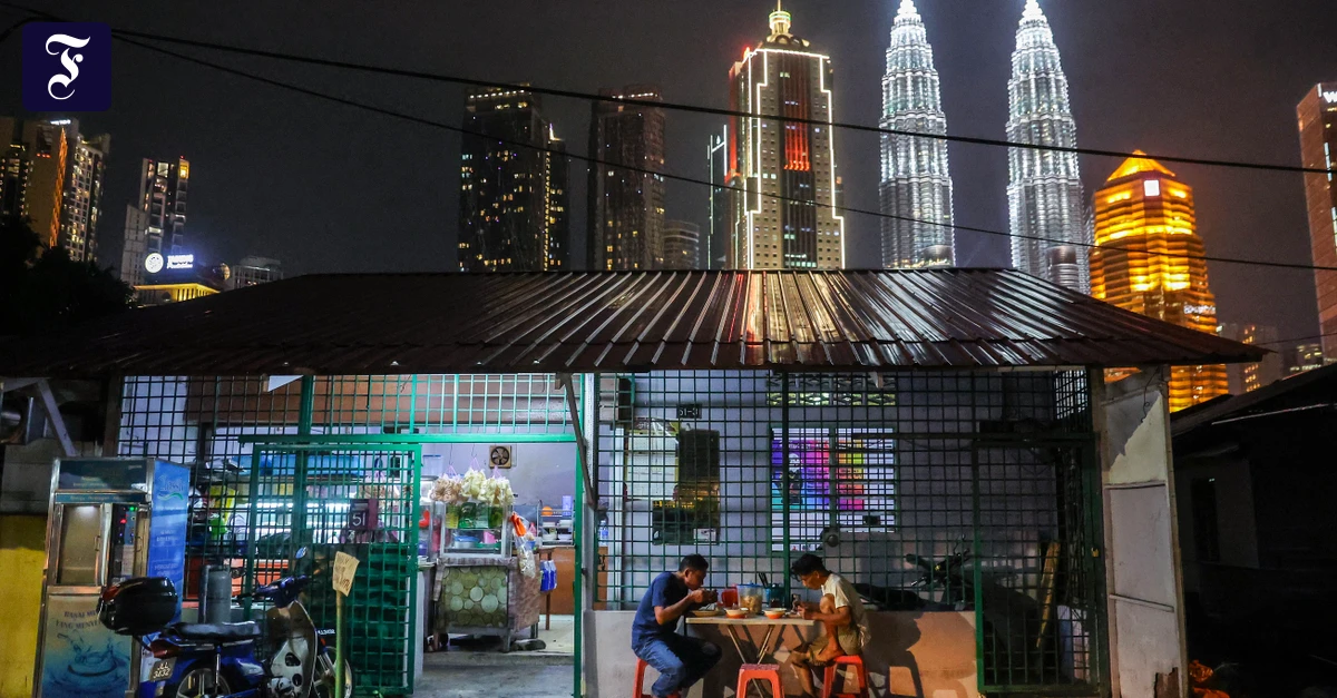 petronas-towers-in-kuala.webp.webp