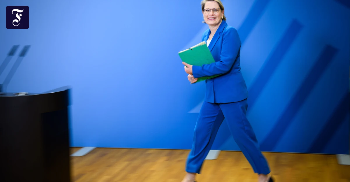 stefanie-hubig-kommt-zu-einer.webp.webp
