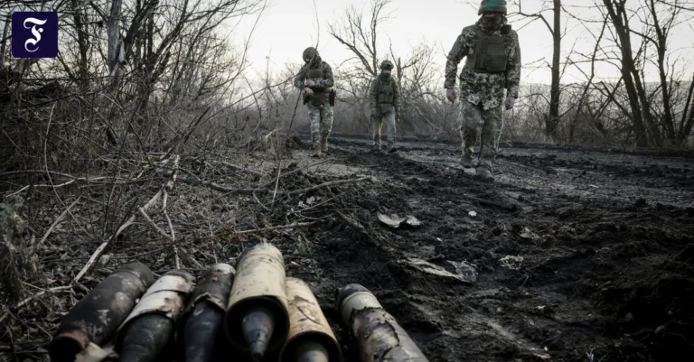 ukrainische-soldaten-sammeln.webp.webp