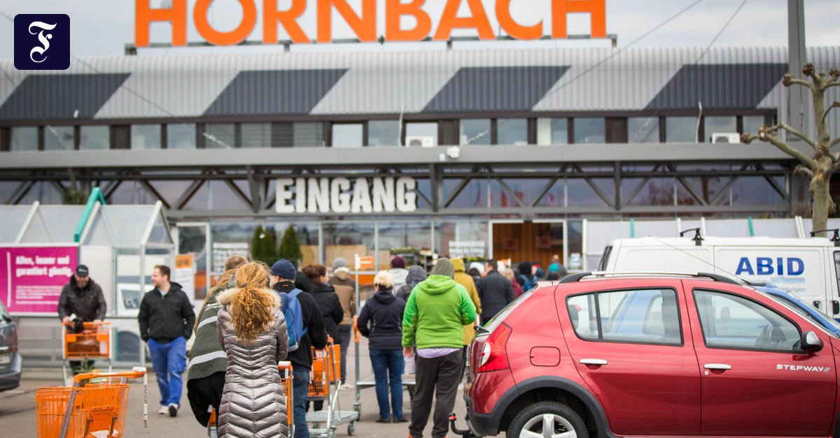 warteschlange-vor-dem-hornbach.webp.webp