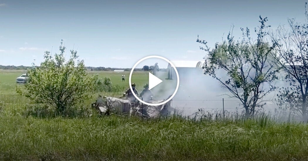 14nat-skydiving-crash1-facebookJumbo.jpg
