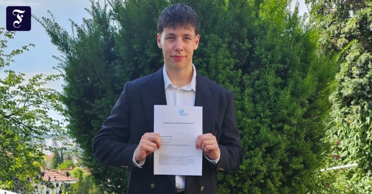 900-punkte-im-abitur-schueler.webp.webp