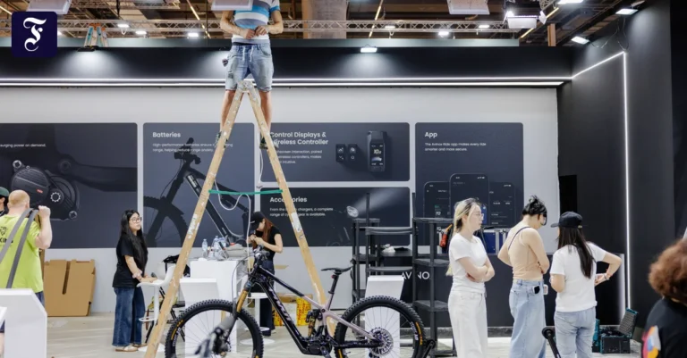 baustelle-aufbau-der-eurobike.webp.webp