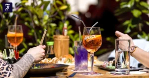 besucher-eines-restaurants.webp.webp