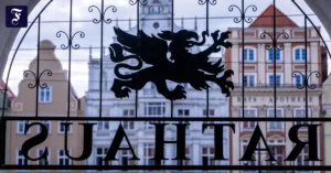 blick-aus-dem-rathaus-in-der.webp.webp