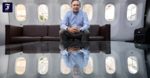 boeing-chef-kelly-ortberg-der.webp.webp