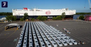 byd-autos-vor-einem-schiff-in.webp.webp