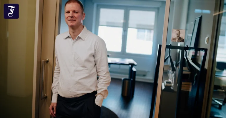 christoph-schweizer-in-seinem.webp.webp