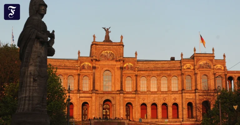 das-maximilianeum-in-muenchen.webp.webp