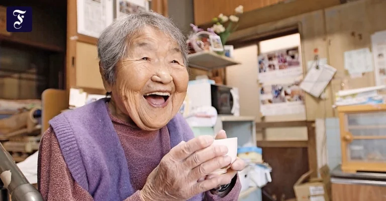 der-film-tetsuyo-turned-104.webp.webp