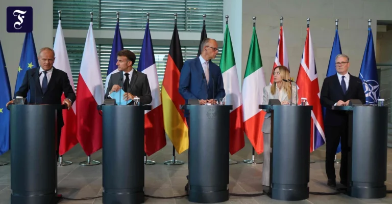 donald-tusk-emmanuel-macron.webp.webp