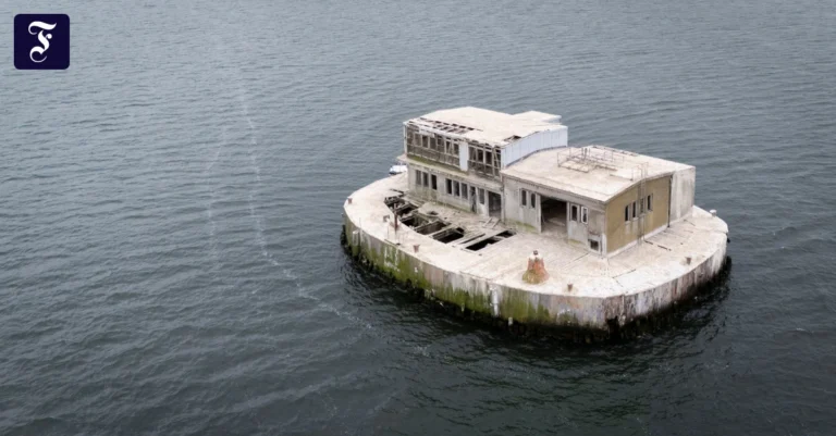 ein-kuenstliches-eiland-die.webp.webp