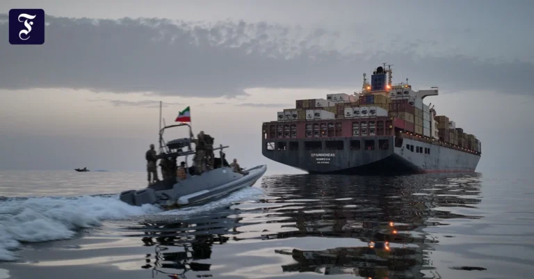 ein-schnellboot-der-iranischen.webp.webp