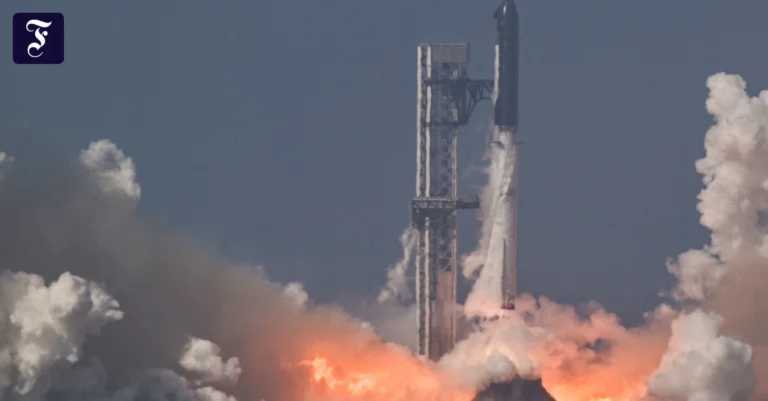 eine-spacex-rakete-bei-ihrem.webp.webp