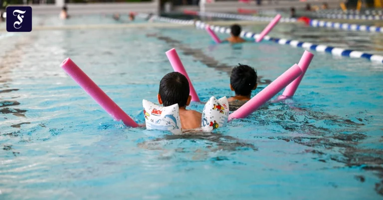 einfach-schwimmen-kinder.webp.webp