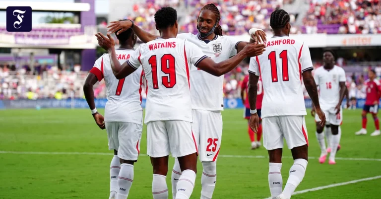 england-spieler-auf-dem-platz.webp.webp