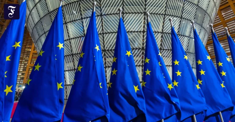 eu-flaggen-im-foyer-der.webp.webp