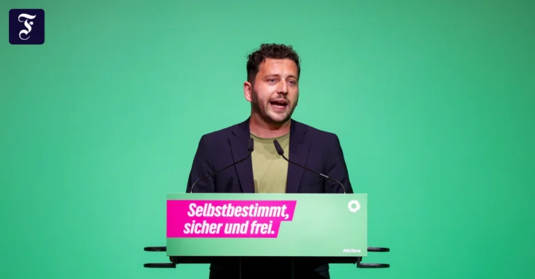 felix-banaszak-spricht-beim.webp.webp