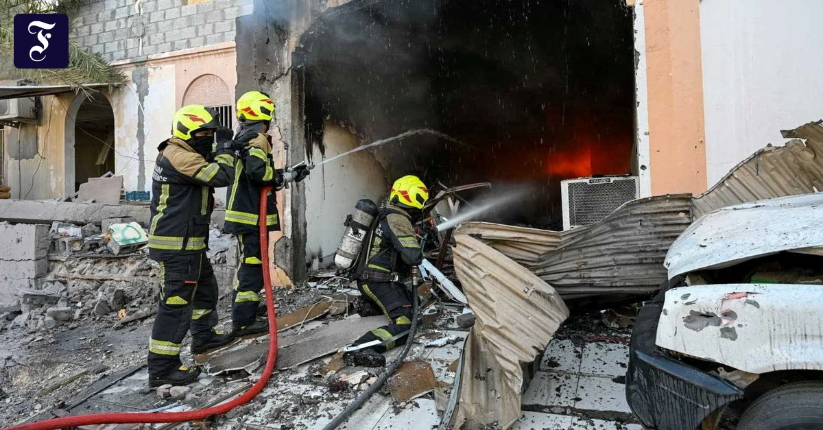 feuerwehrmaenner-in-bahrain.webp.webp
