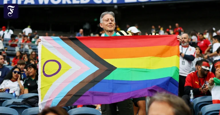flagge-zeigen-beim-pride-match.webp.webp