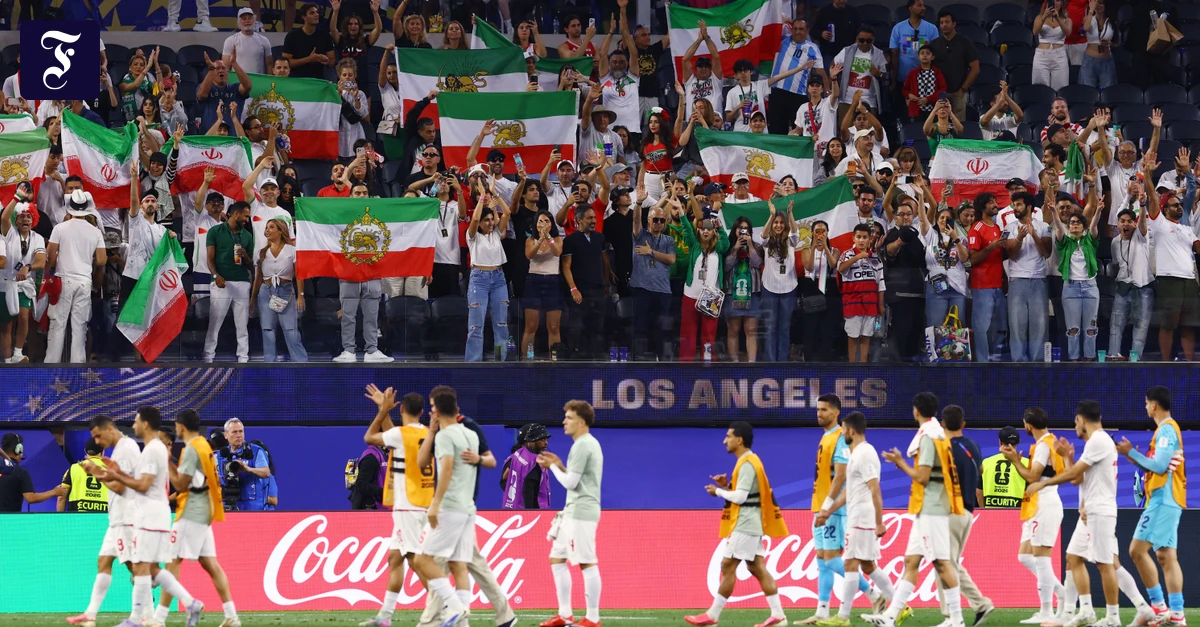 iranische-fans-feiern-ihre.webp.webp