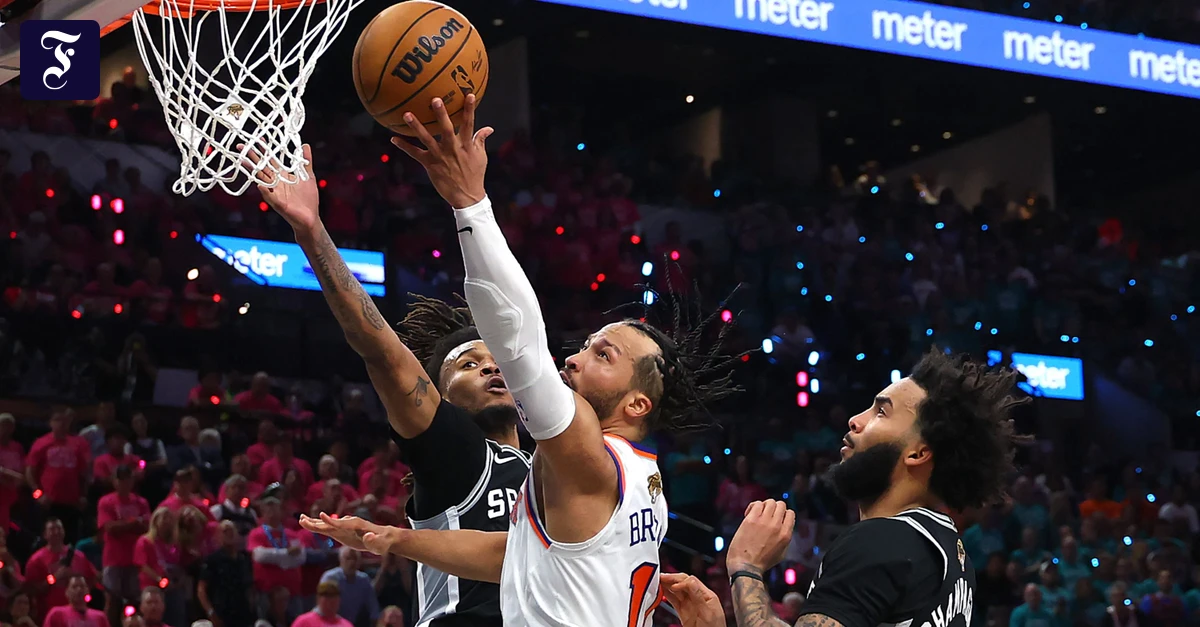jalen-brunson-mitte-fuehrt-die.webp.webp