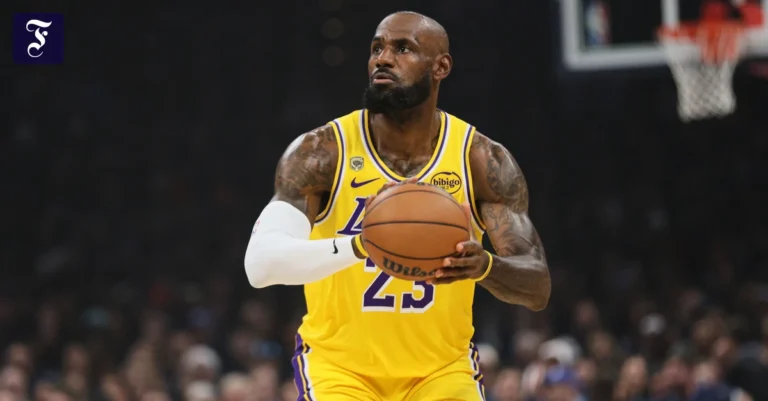 lebron-james-laeuft-fortan.webp.webp