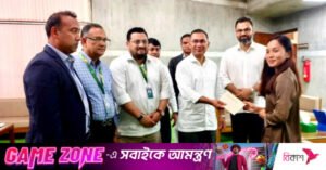 pm_tirique_hands_over_cheque.jpg