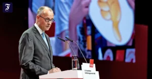 proteste-gegen-den-kanzler.webp.webp