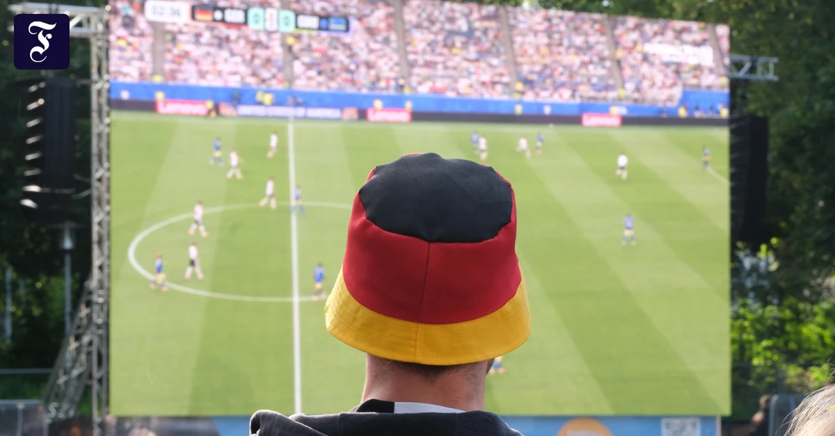 public-not-viewing-andreas.webp.webp