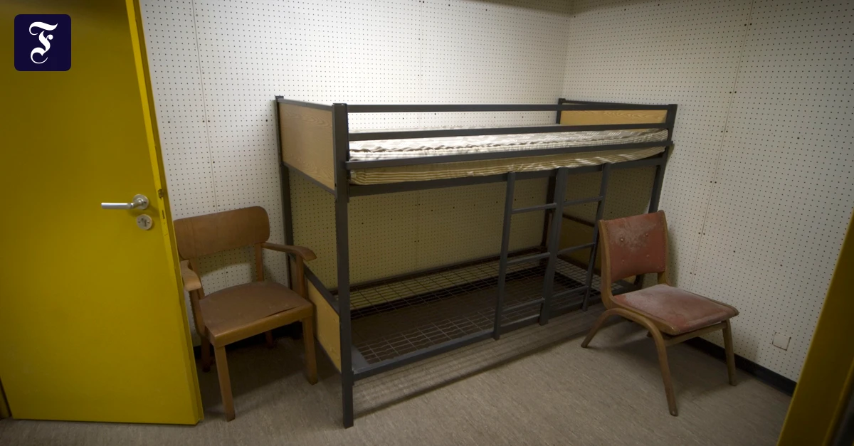 schlafraum-im-bunker.webp.webp