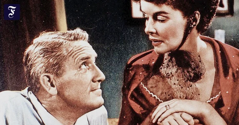 spencer-tracy-schaut-auf-zu.webp.webp