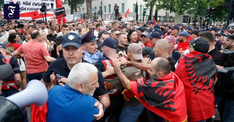 tausende-protestieren-in.webp.webp
