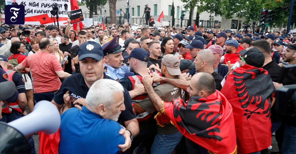 tausende-protestieren-in.webp.webp