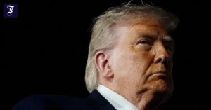 trump-am-flughafen-in-new-york.webp.webp