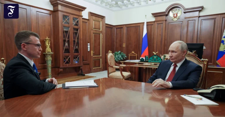 wladimir-putin-rechts-am.webp.webp