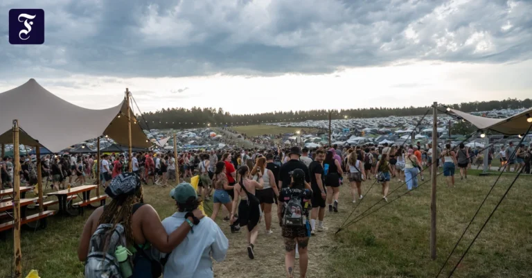 zahlreiche-festivalbesucher.webp.webp
