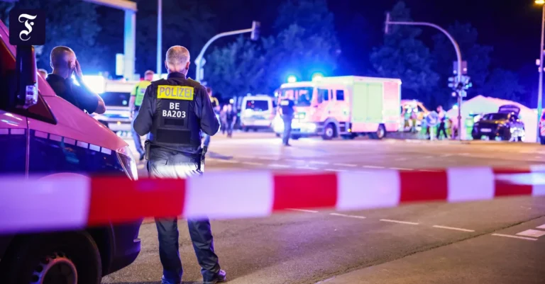 1785018190_einsatzkraefte-der-polizei.webp.webp